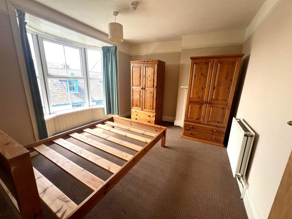 Property photo 2 of 6 Bedroom 1.Jpg