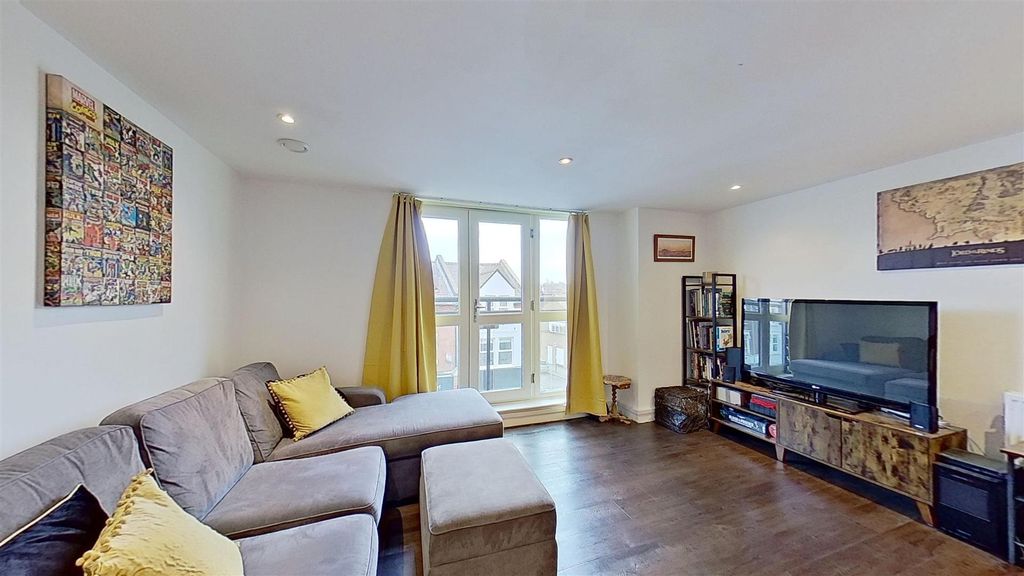 Property photo 1 of 16 134-Garratt-Lane-Wandsworth-Sw18-01192025_193612.J