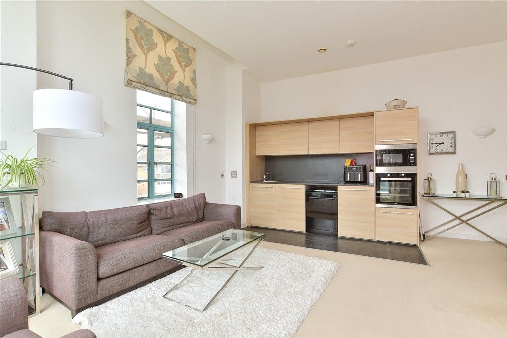 Property photo 3 of 12 Lounge/ Kitchen