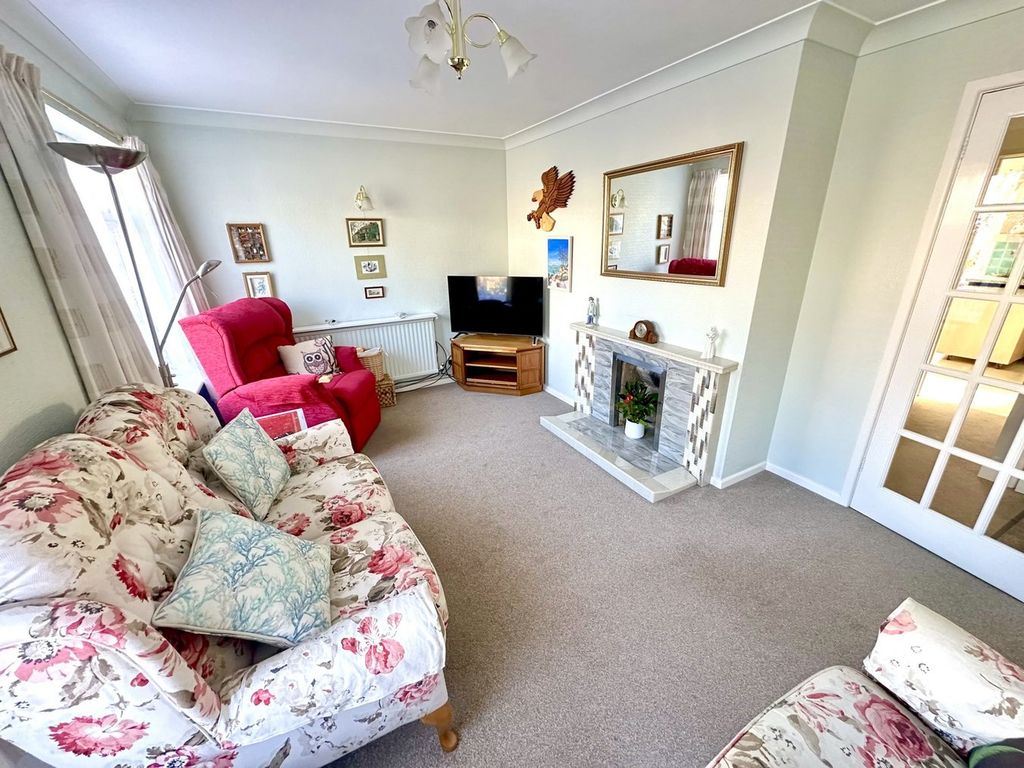 Property photo 3 of 29