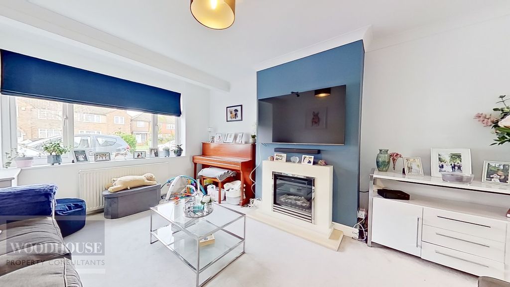 Property photo 2 of 33