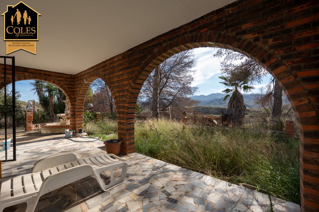 Property photo 3 of 40