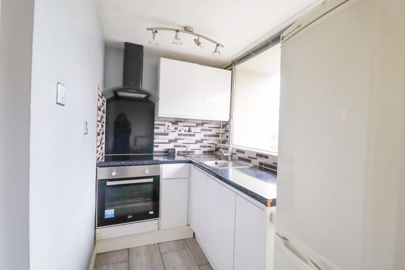 Property photo 2 of 7 Kitchen