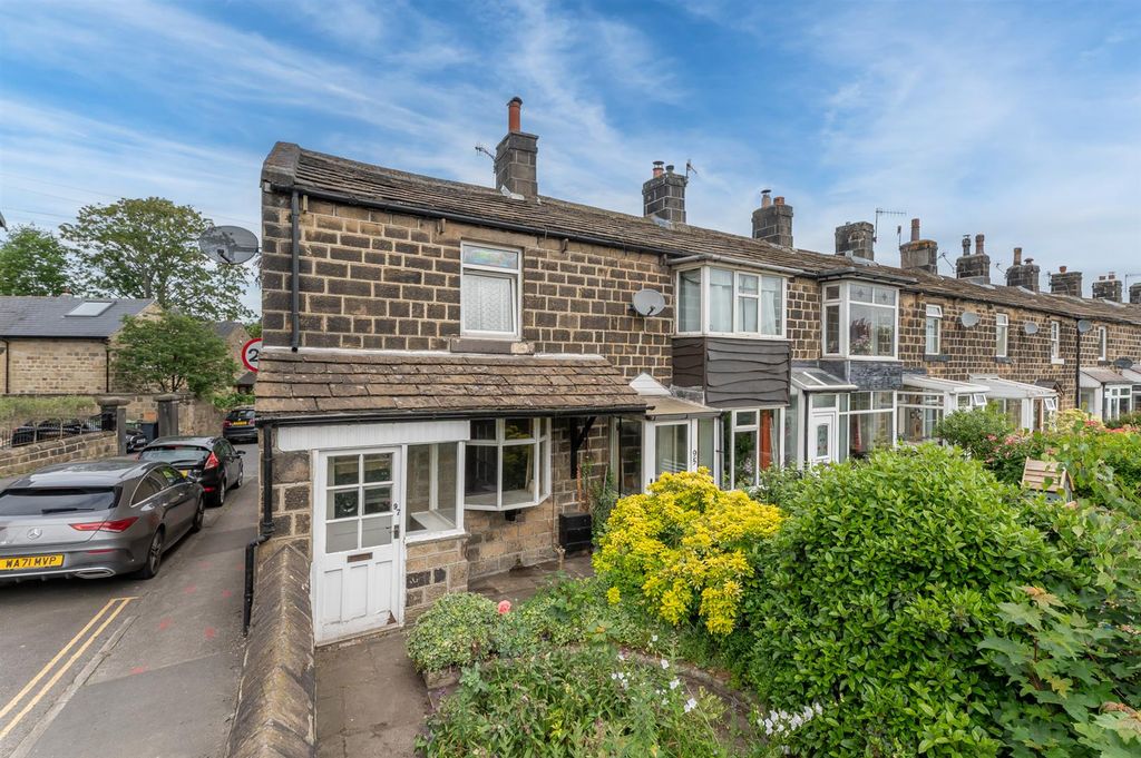 Property photo 1 of 17 Bradford Road