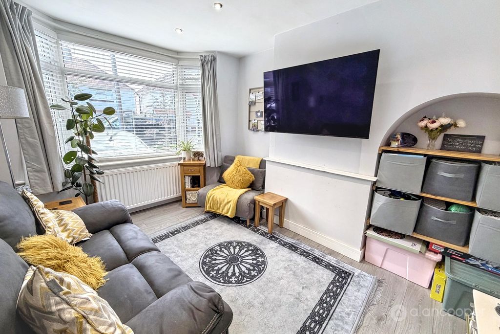 Property photo 2 of 14 5503046