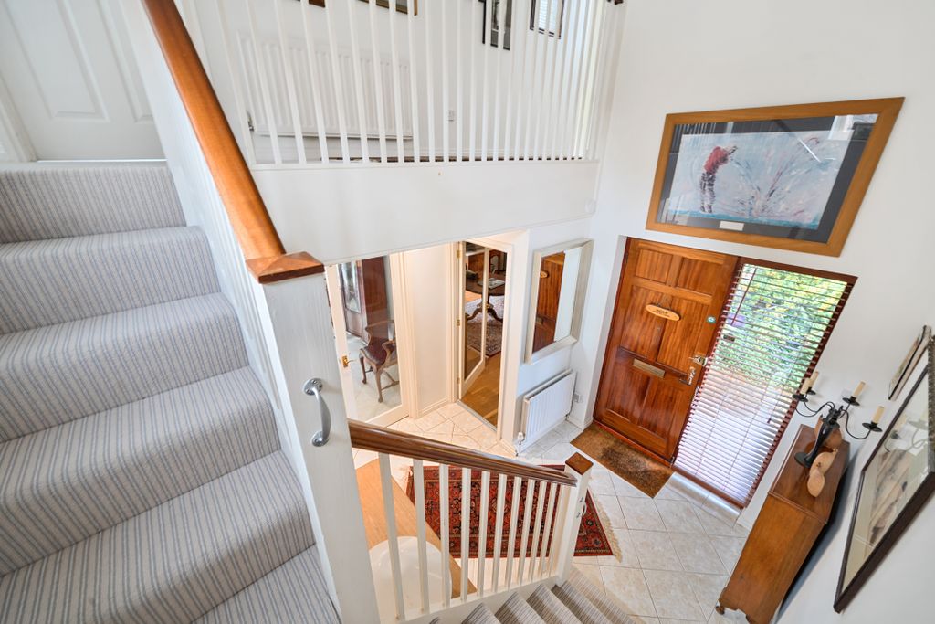 Property photo 2 of 18