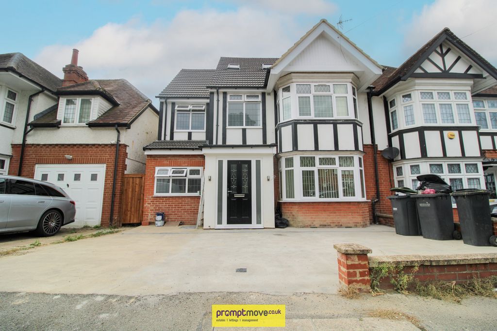 Property photo 1 of 14 Na