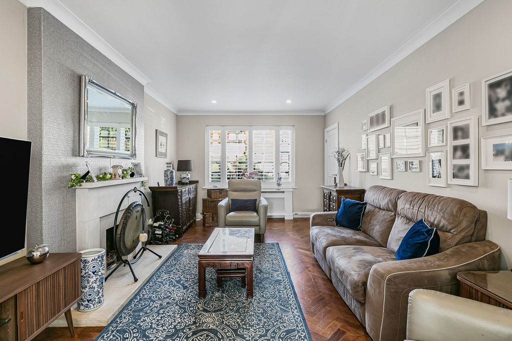 Property photo 3 of 17 Reception/Dining