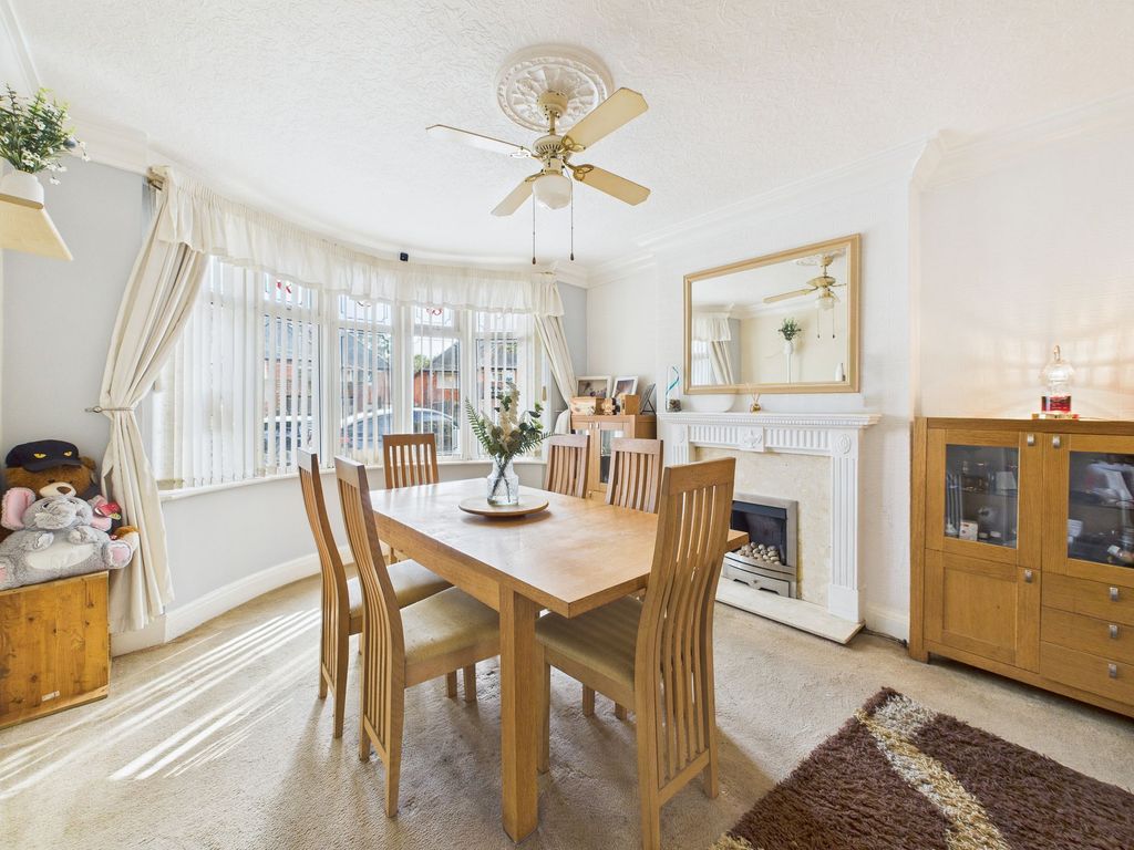 Property photo 3 of 14 Dining Room