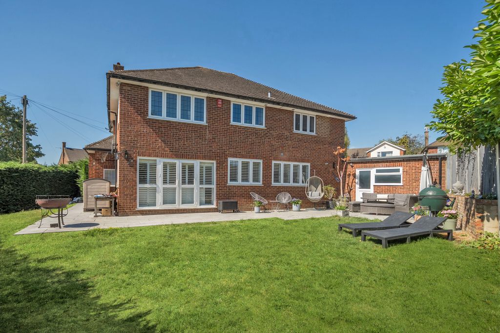 Property photo 2 of 11