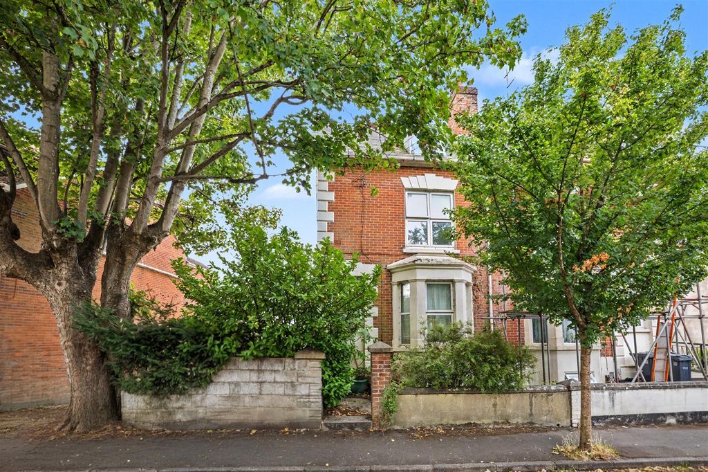 Property photo 1 of 15 Flat 3, 61 St Marks Road (17)(1).Jpg