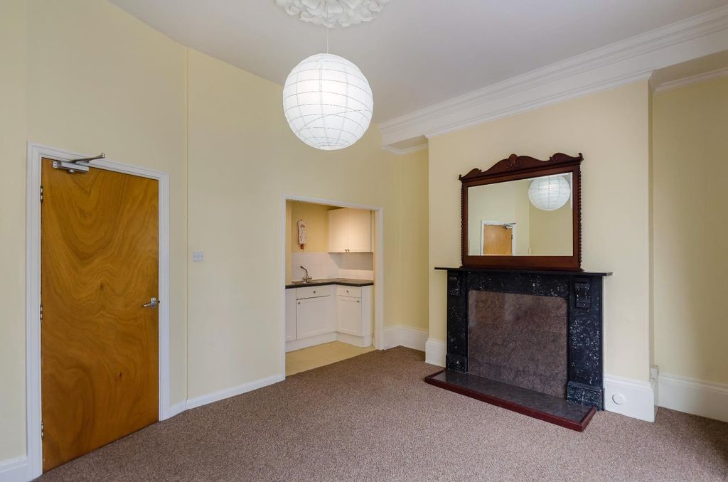 Property photo 3 of 7 Picture 3