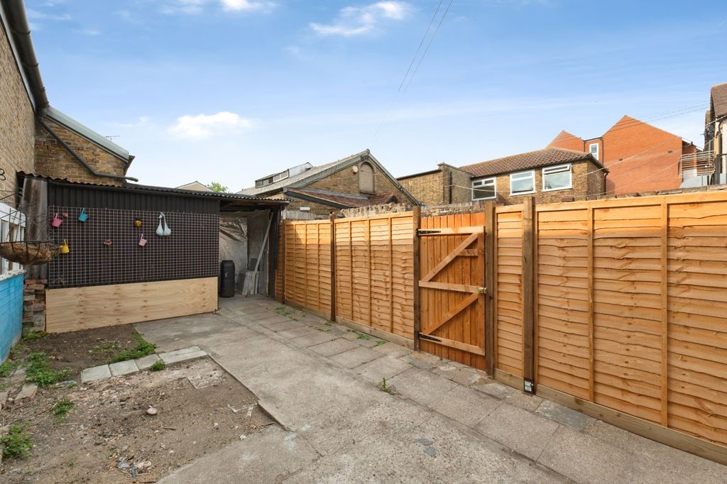 Property photo 3 of 11 Pbox-Img.Jpg