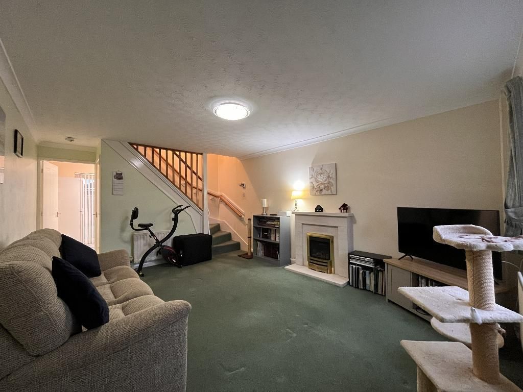 Property photo 3 of 12 Lounge