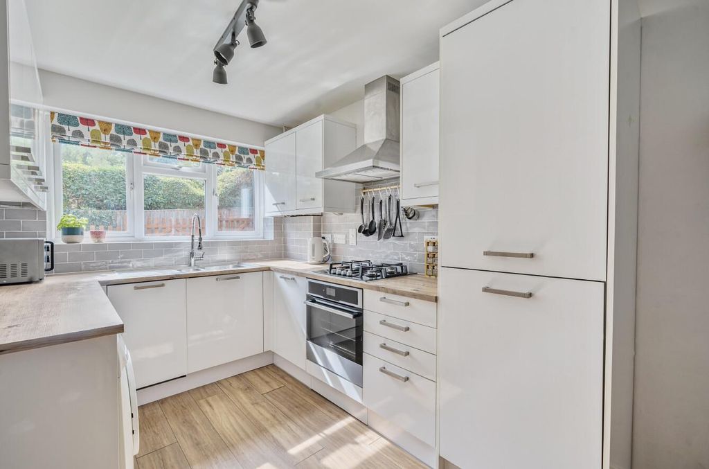 Property photo 3 of 16 1354044-4-68c95d3d81E27.Jpg