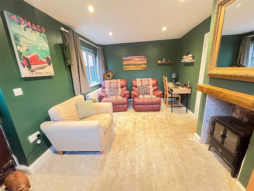 Property photo 2 of 33 Picture No. 14