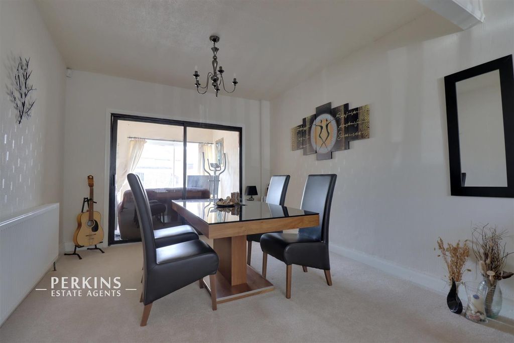Property photo 1 of 9 Dining.Jpg