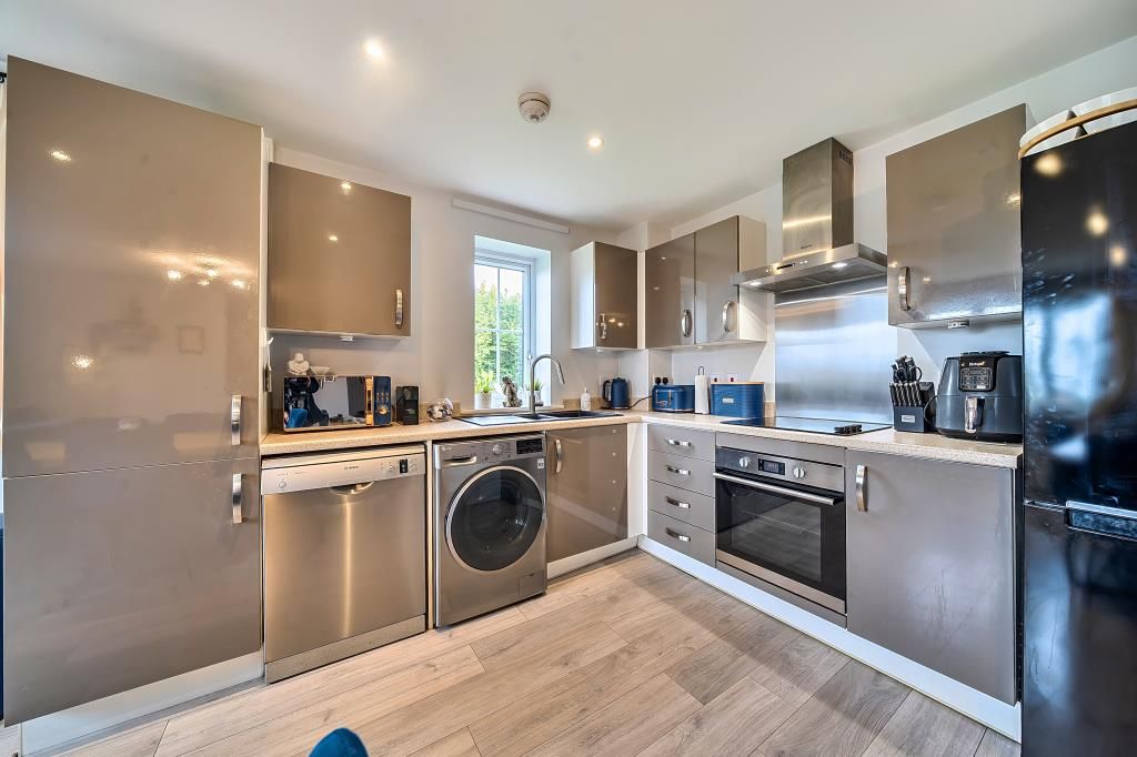 Property photo 3 of 20 Kitchen