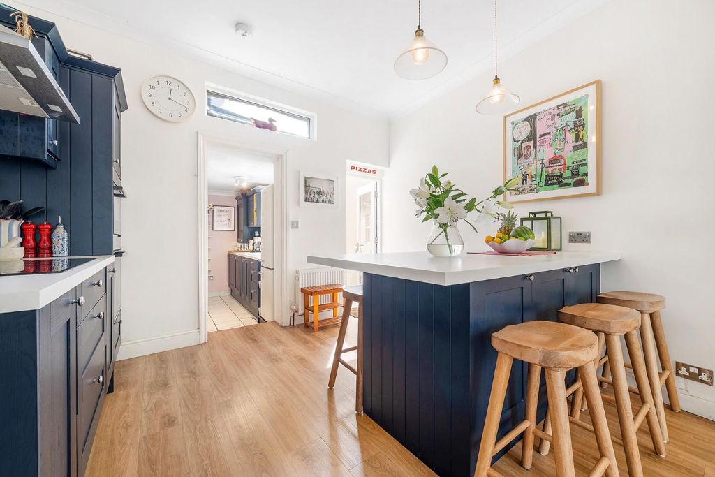 Property photo 2 of 17 Open Plan Kitchen (1).Jpg