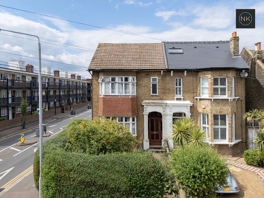 Property photo 1 of 4 4390380