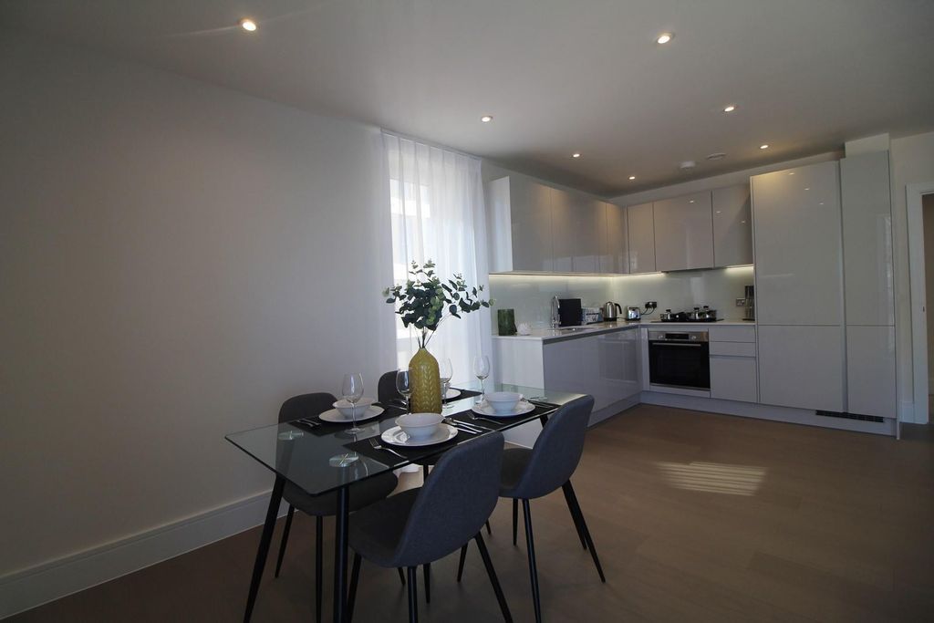 Property photo 3 of 10 Dining Area