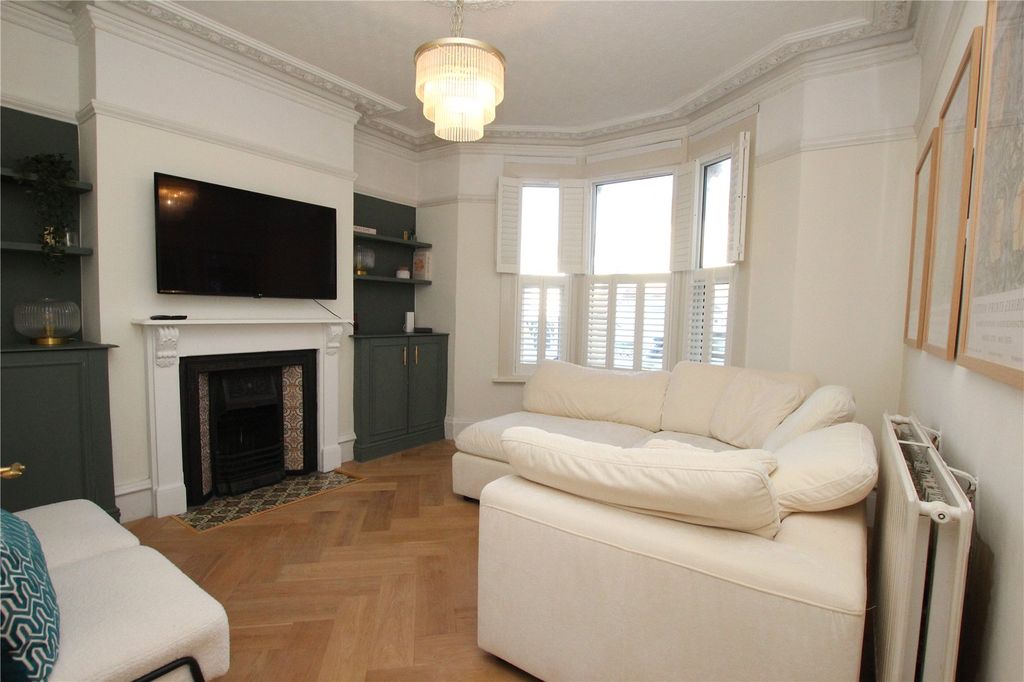 Property photo 2 of 19 Picture 2