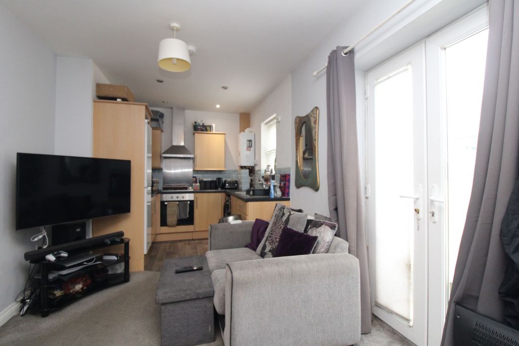 Property photo 2 of 8