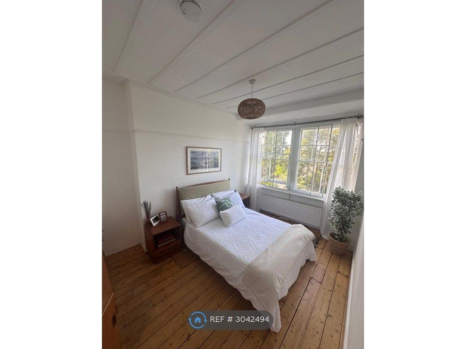Property photo 1 of 15 Bedroom 1