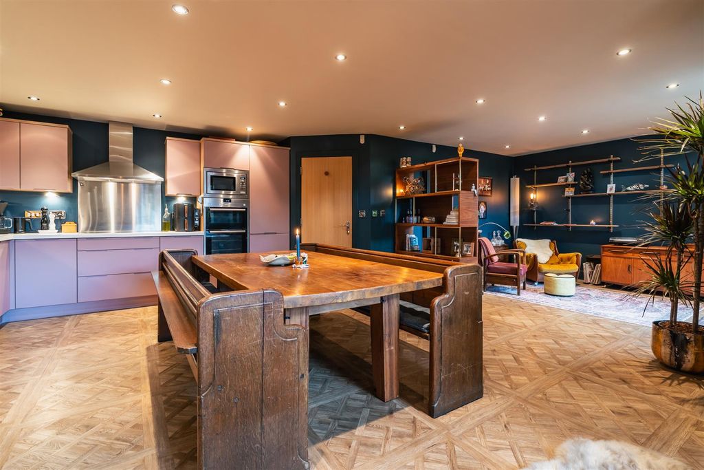Property photo 2 of 62 Dining Kitchen