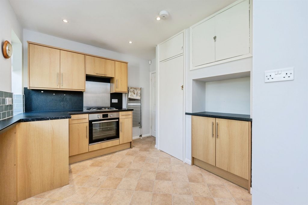 Property photo 3 of 21