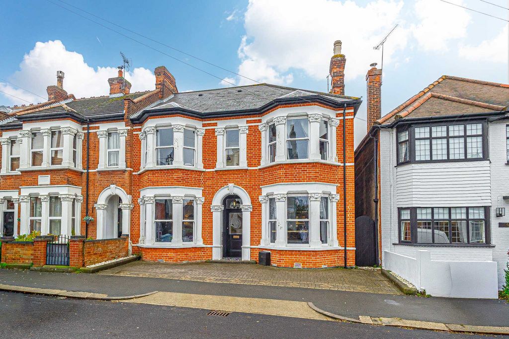 Property photo 1 of 37