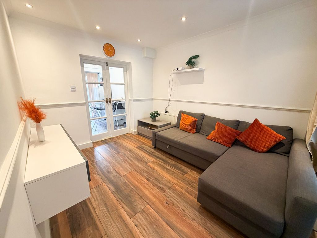Property photo 1 of 9 Pentire Rd E17