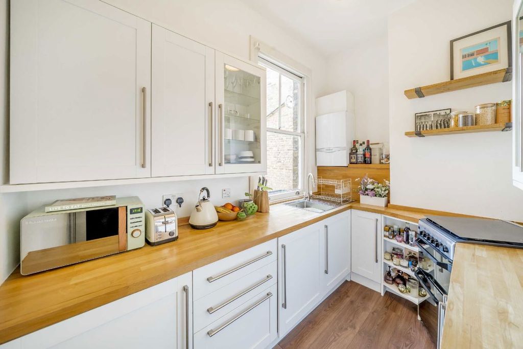 Property photo 3 of 4