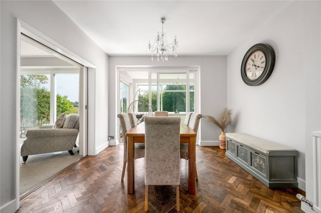 Property photo 3 of 32 Picture 3