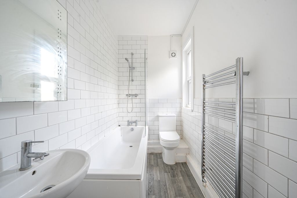 Property photo 3 of 9 1374073-5-690A0B1...