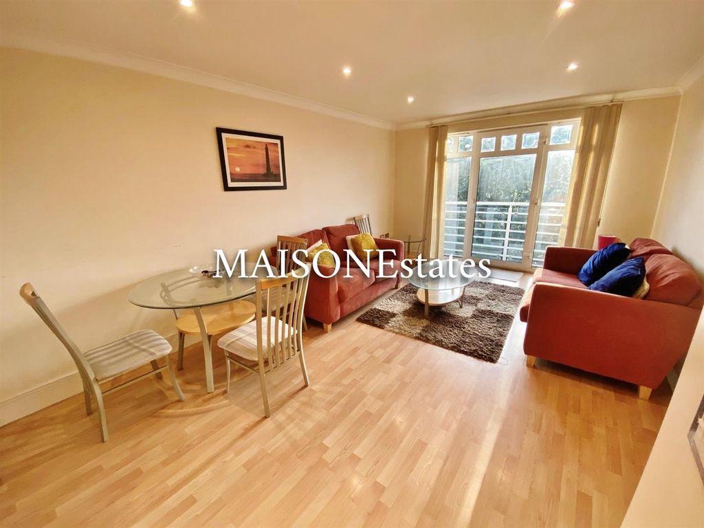 Property photo 3 of 9 Masion - Osbourne House (3).Jpg