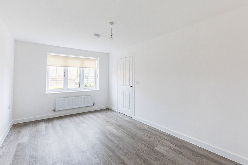 Property photo 2 of 12 Picture No. 03