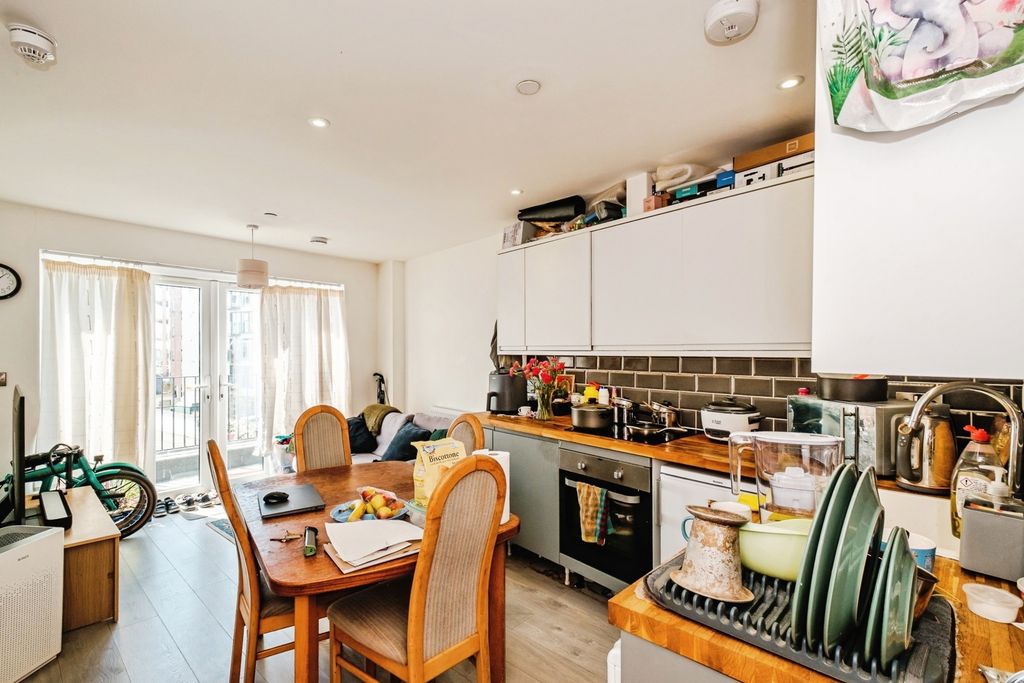 Property photo 2 of 17 Pbox-Img.Jpg