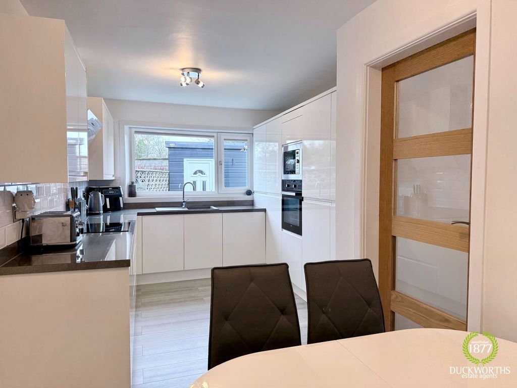 Property photo 3 of 29