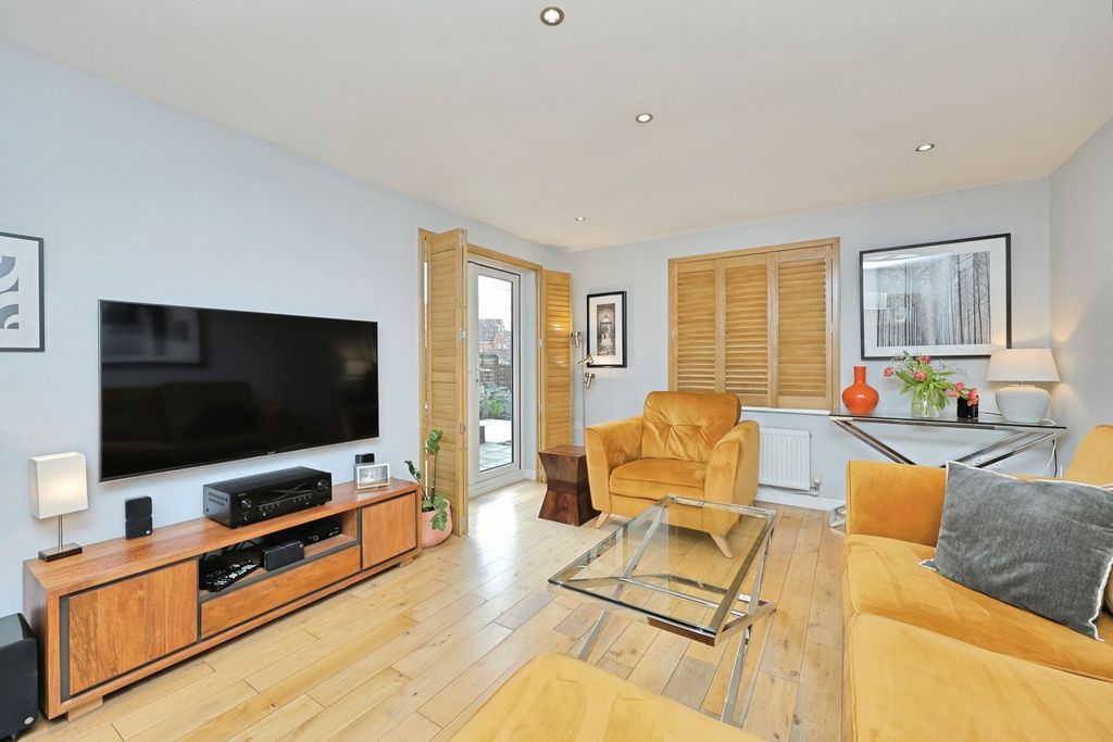Property photo 1 of 18 Pbox-Img.Jpg