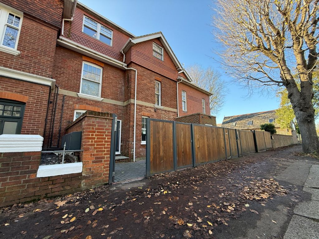 Property photo 1 of 14 Picture No. 01