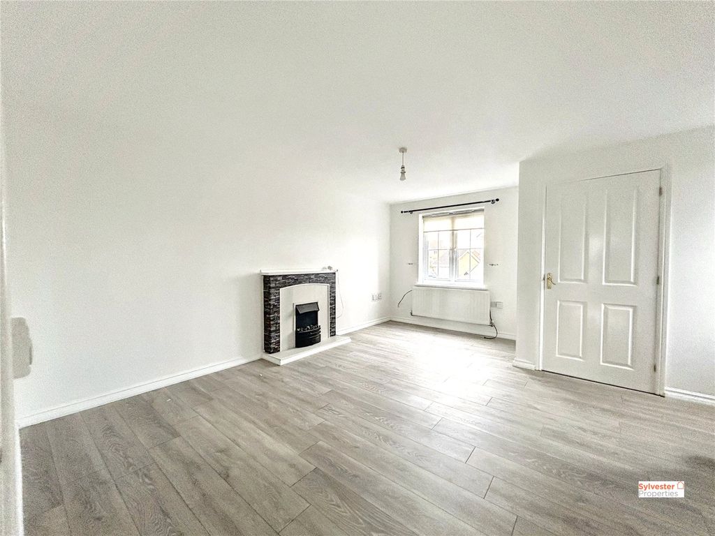 Property photo 2 of 17 Picture No. 15