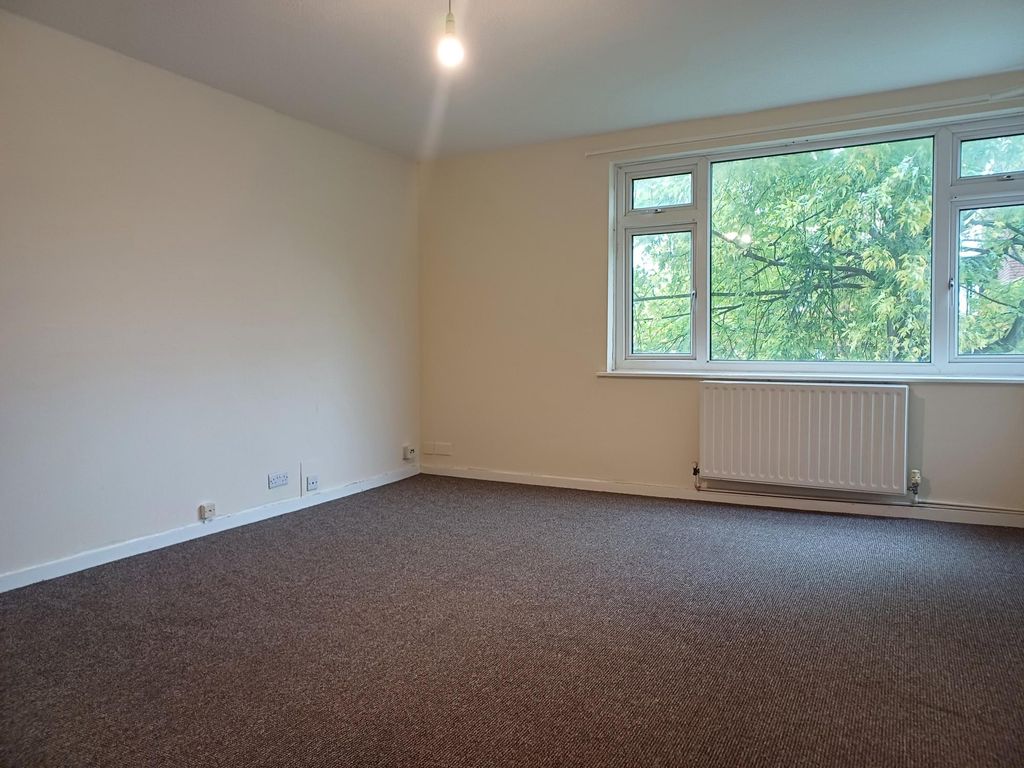 Property photo 3 of 12 20241015_141508