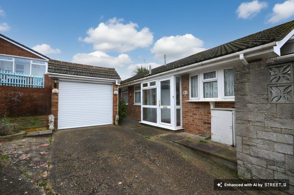 Property photo 2 of 20