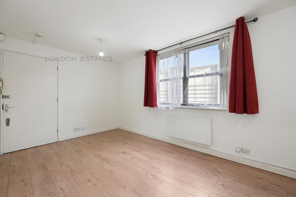 Property photo 3 of 8 Photo 8