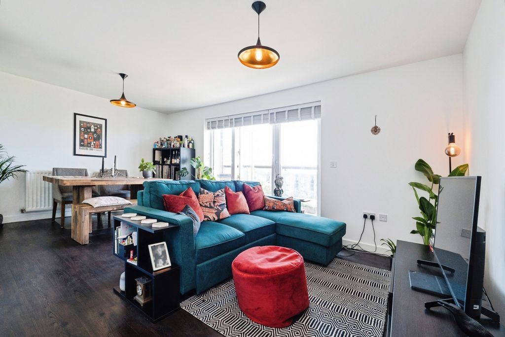 Property photo 1 of 17 Pbox-Img.Jpg