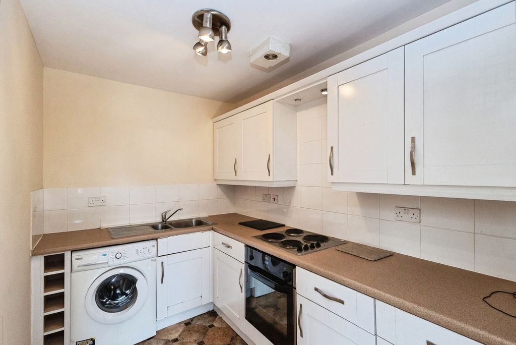 Property photo 2 of 17 Photo