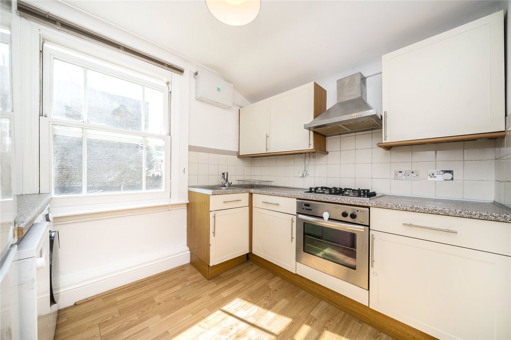 Property photo 2 of 7 Kitchen
