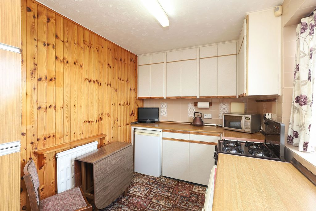 Property photo 3 of 16
