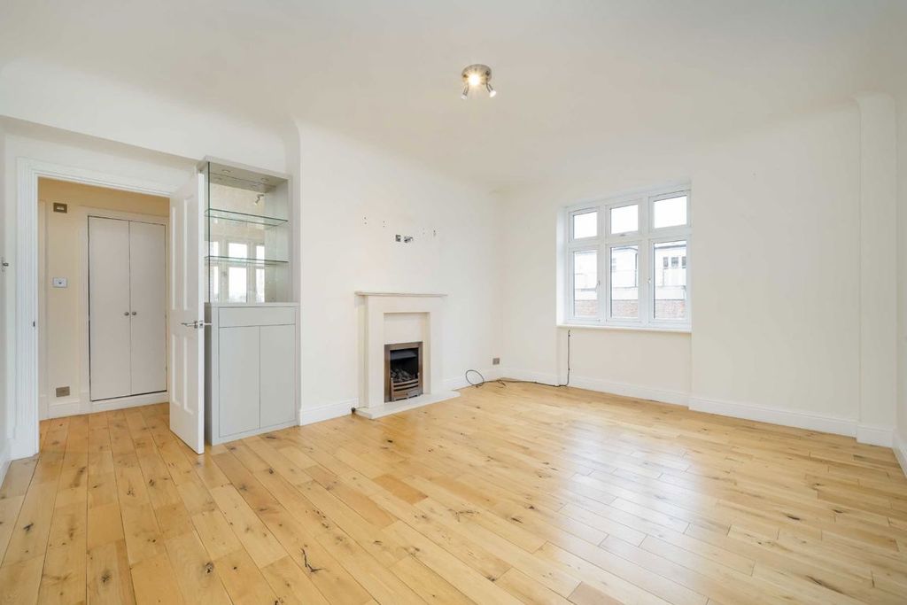 Property photo 3 of 8